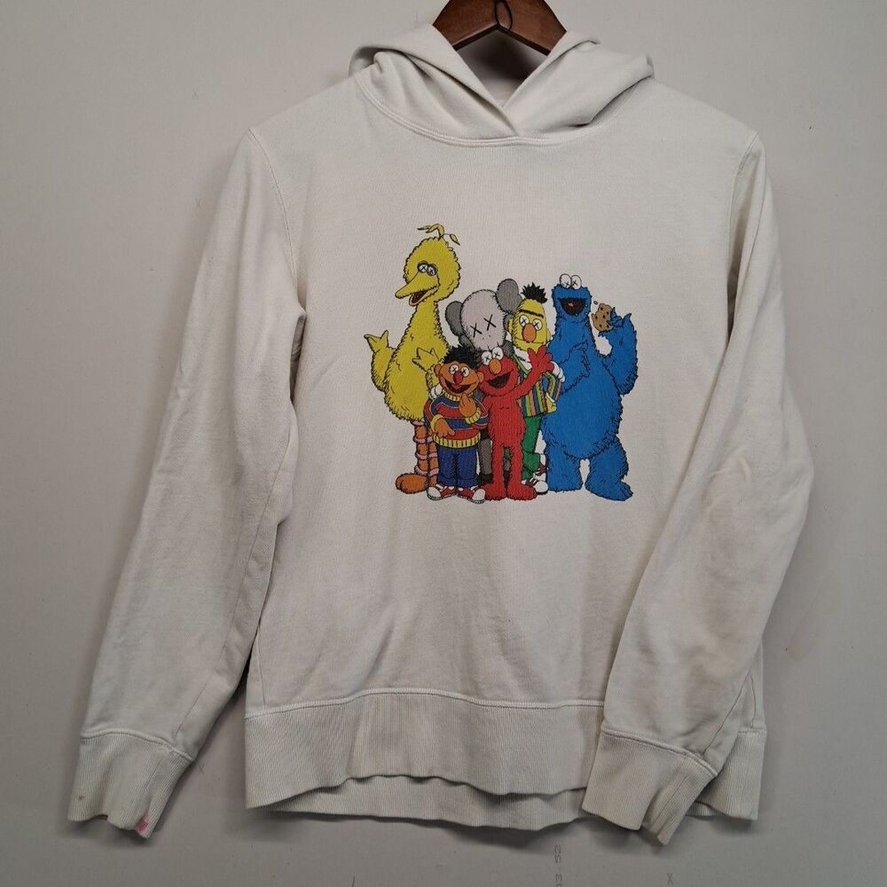 Kaws x Sesame Street Uniqlo Beige Cream Medium Hoodie - Picture 1 of 14